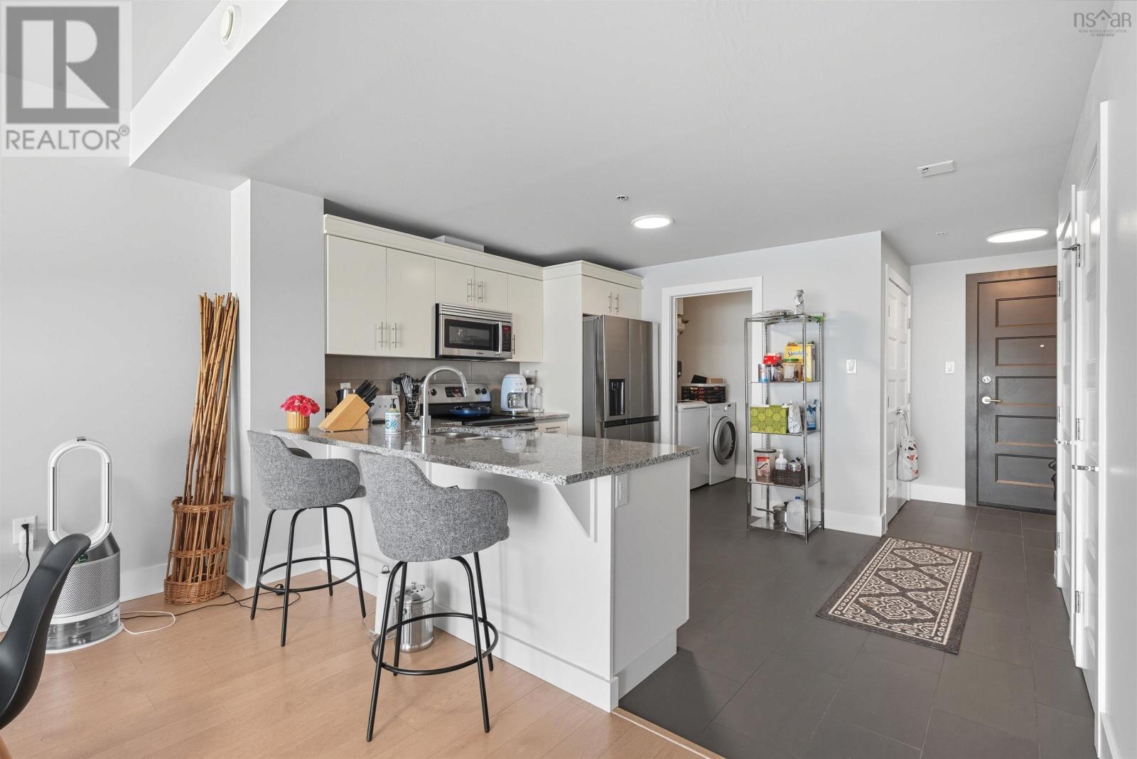 #501 15 Kings Wharf Place - 3