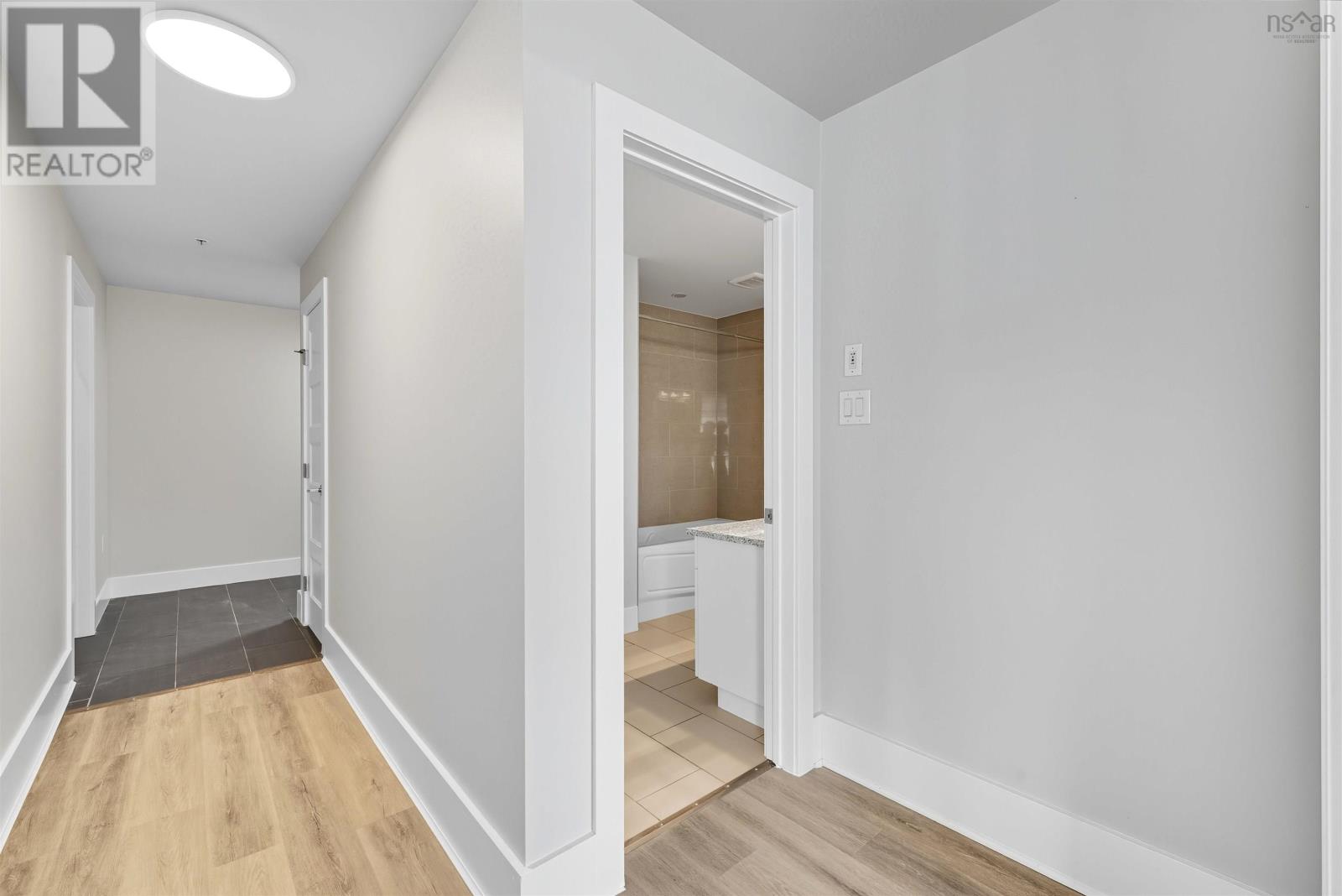 #502 15 Kings Wharf Place - 16