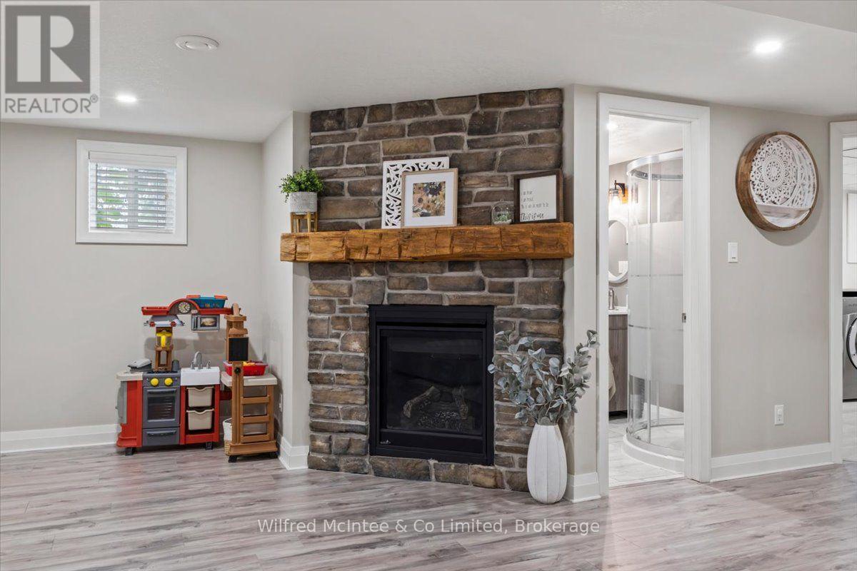 9 DIETZ STREET - 16