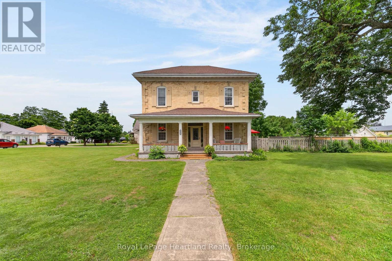 638 HAVELOCK STREET - 1