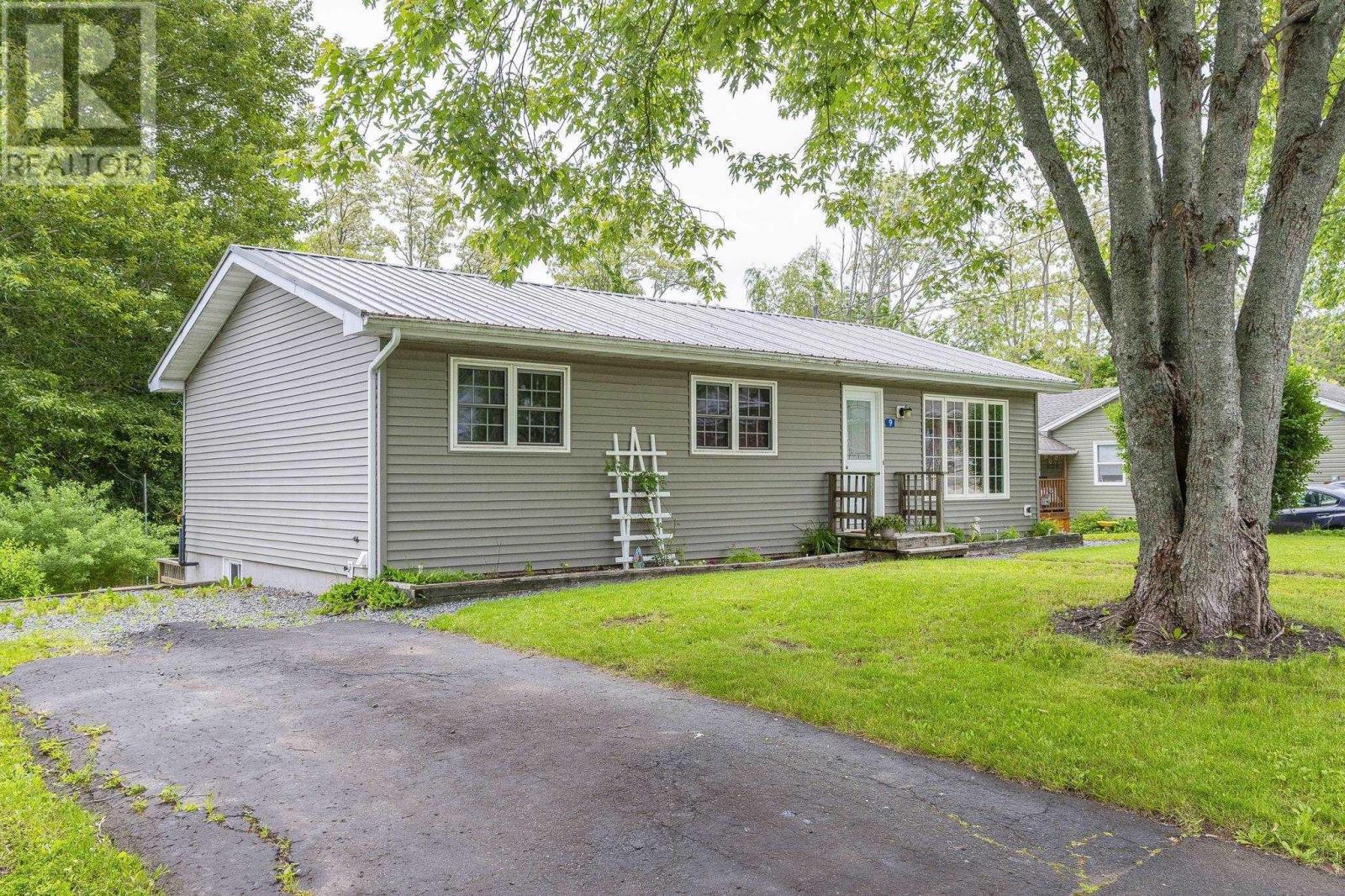 9 Holmes Hill Road - 1