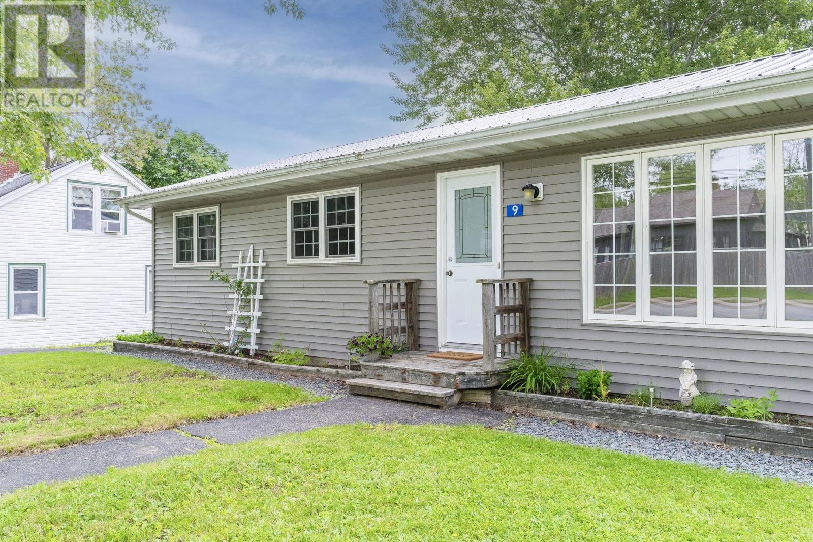 9 Holmes Hill Road - 2