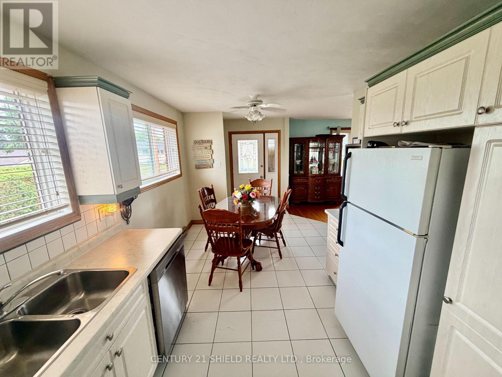 785 SANDFIELD CRESCENT - 6