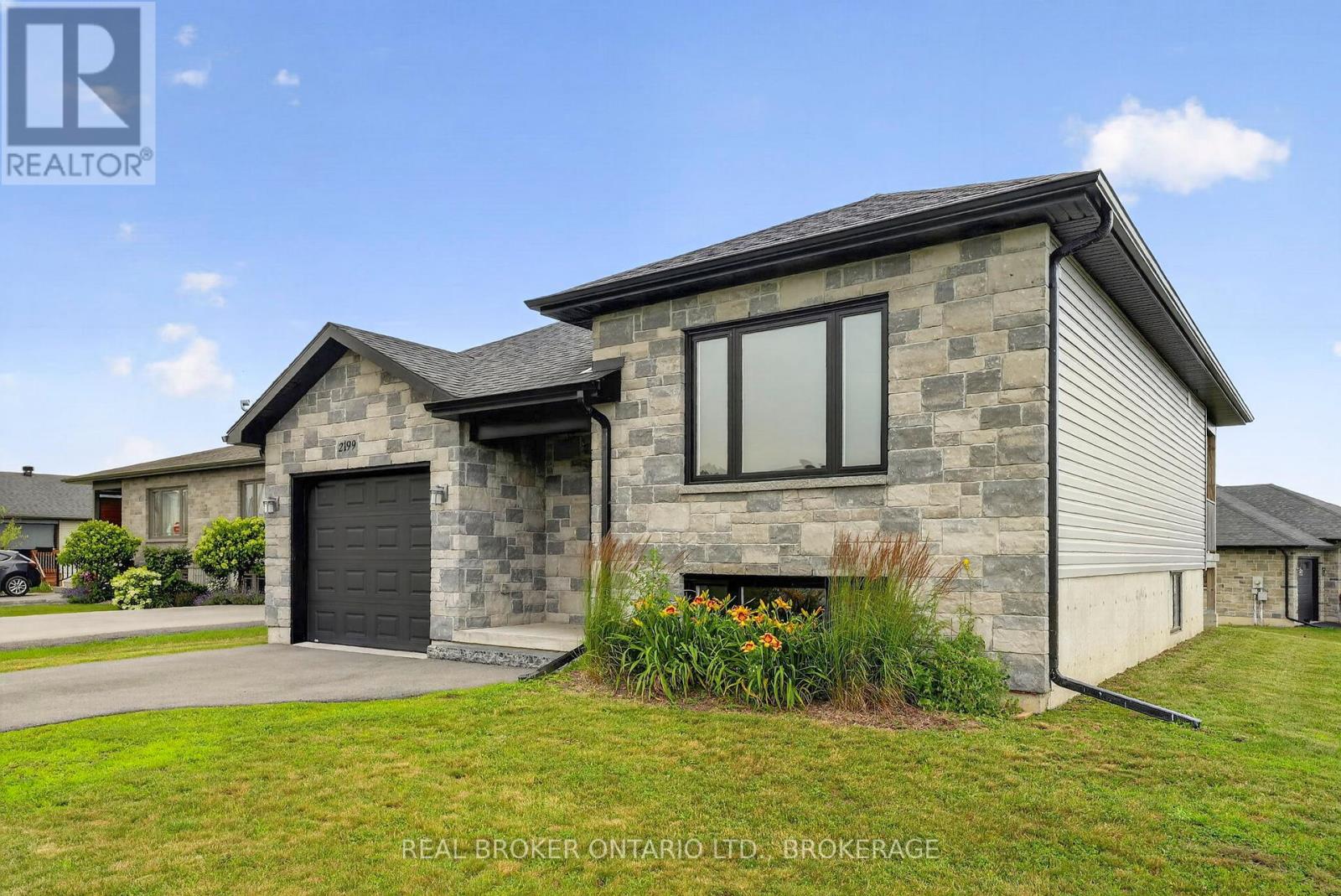 2199 BURKE AVENUE - 2