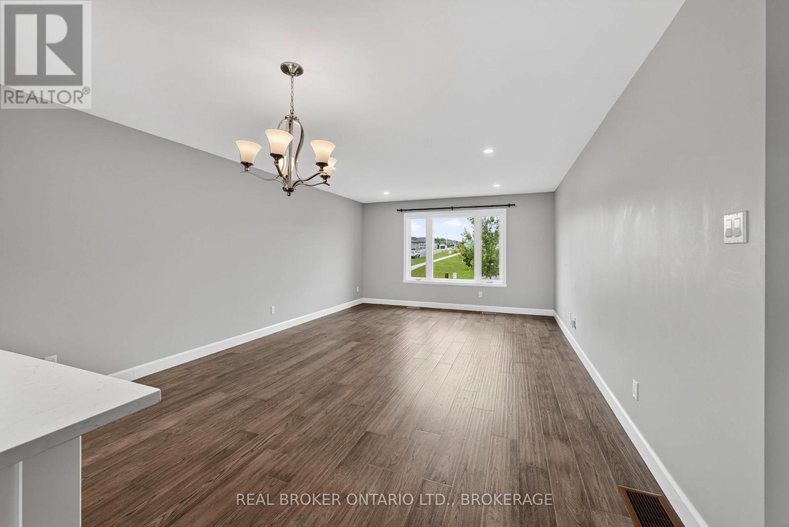 2199 BURKE AVENUE - Image 5