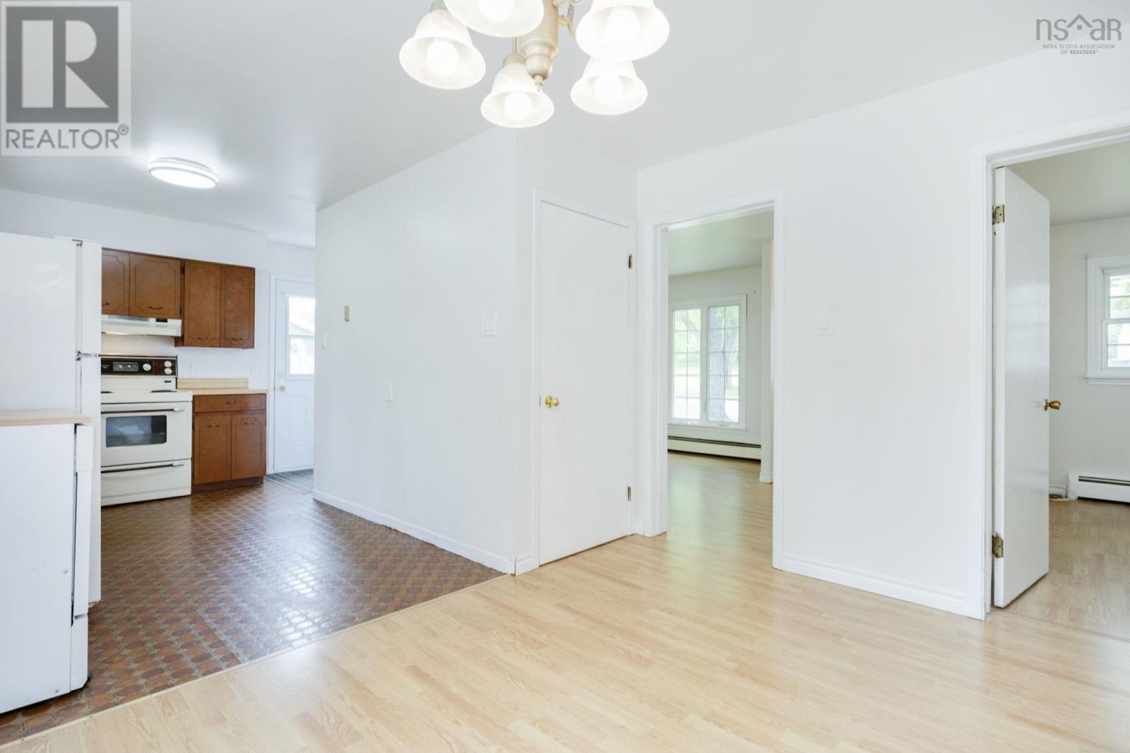 9 Holmes Hill Road - 9