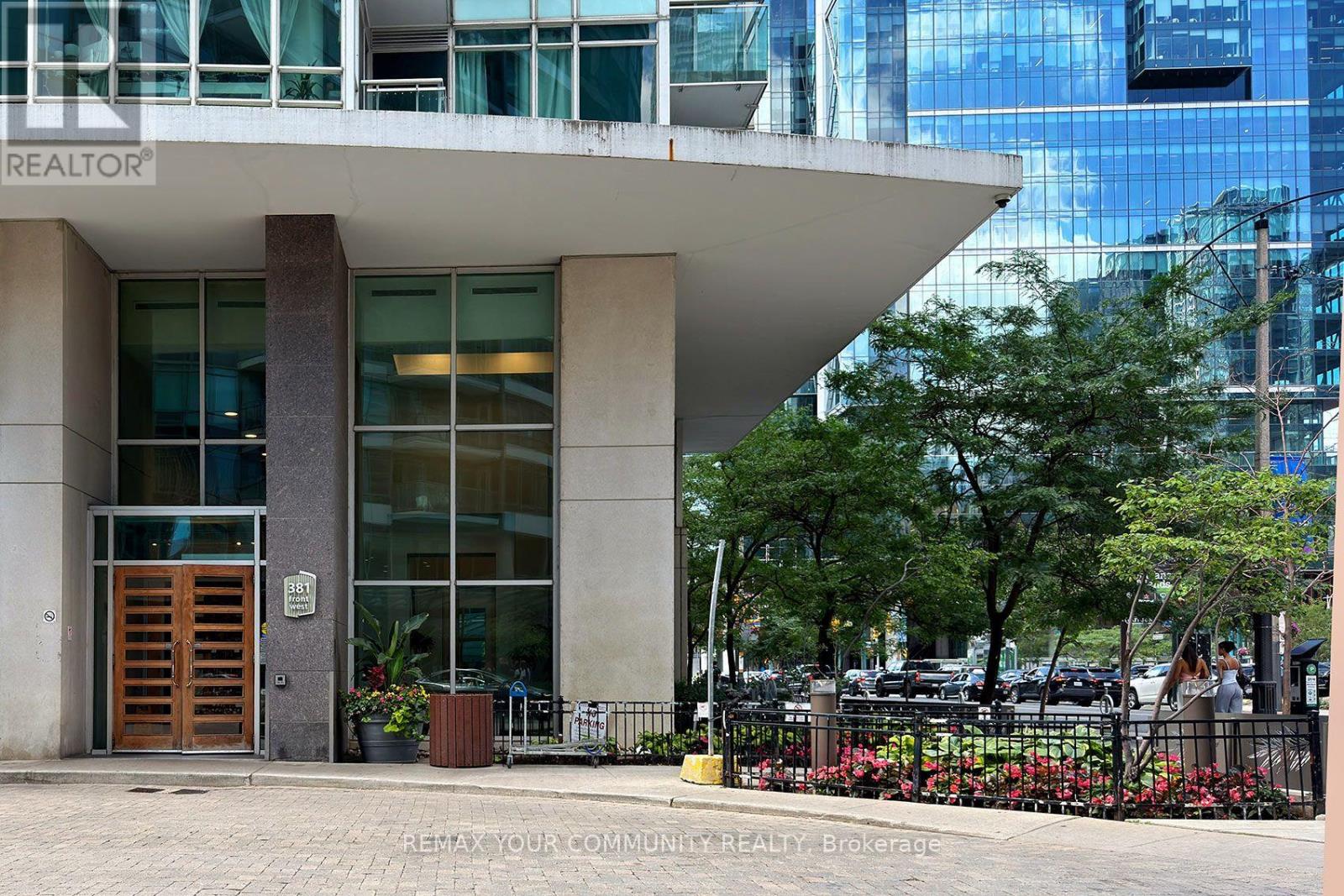 Welcoming front Entrance