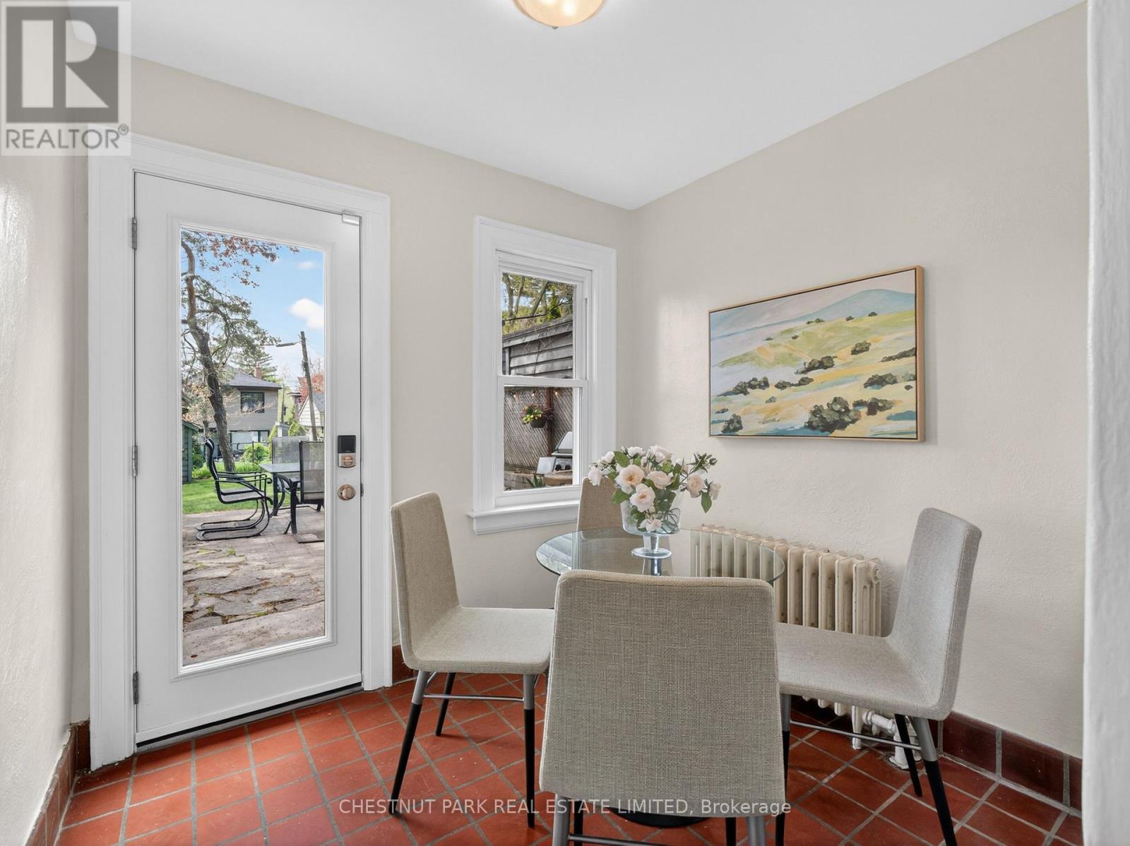 14 SERVINGTON CRESCENT - 11
