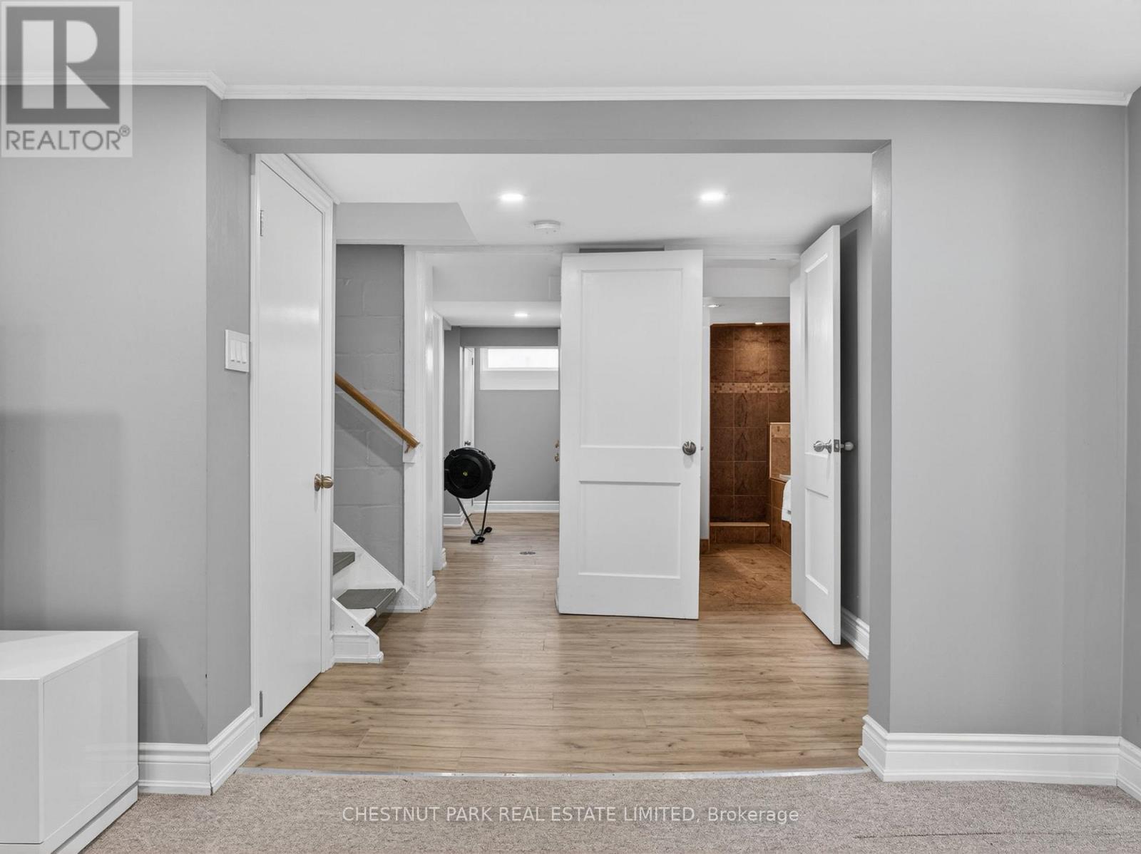 14 SERVINGTON CRESCENT - 21