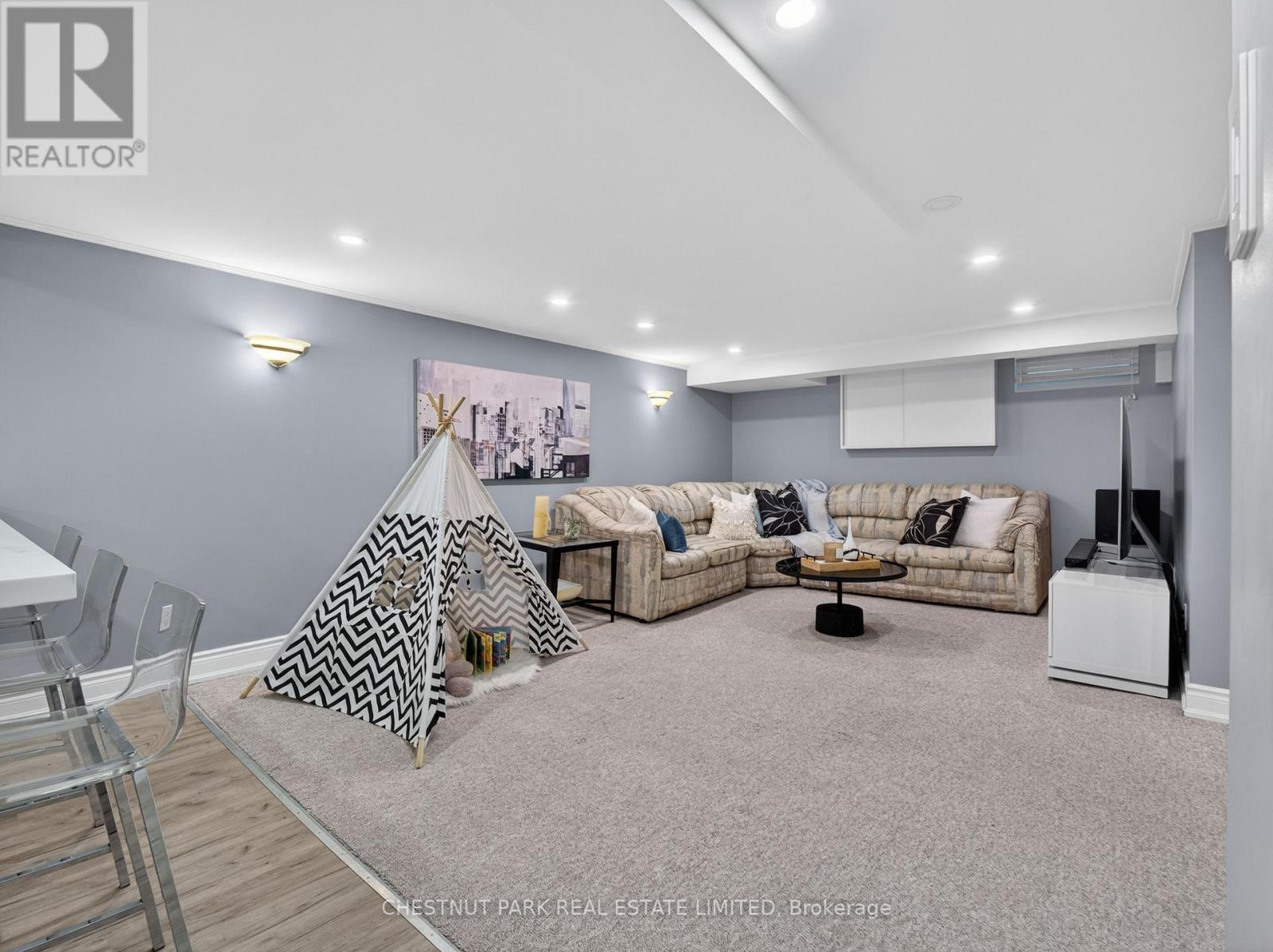14 SERVINGTON CRESCENT - 22