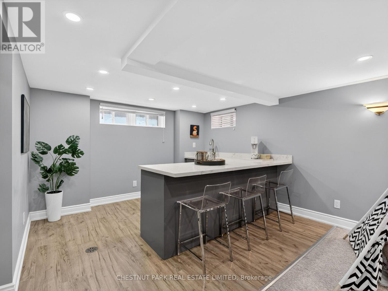 14 SERVINGTON CRESCENT - 24