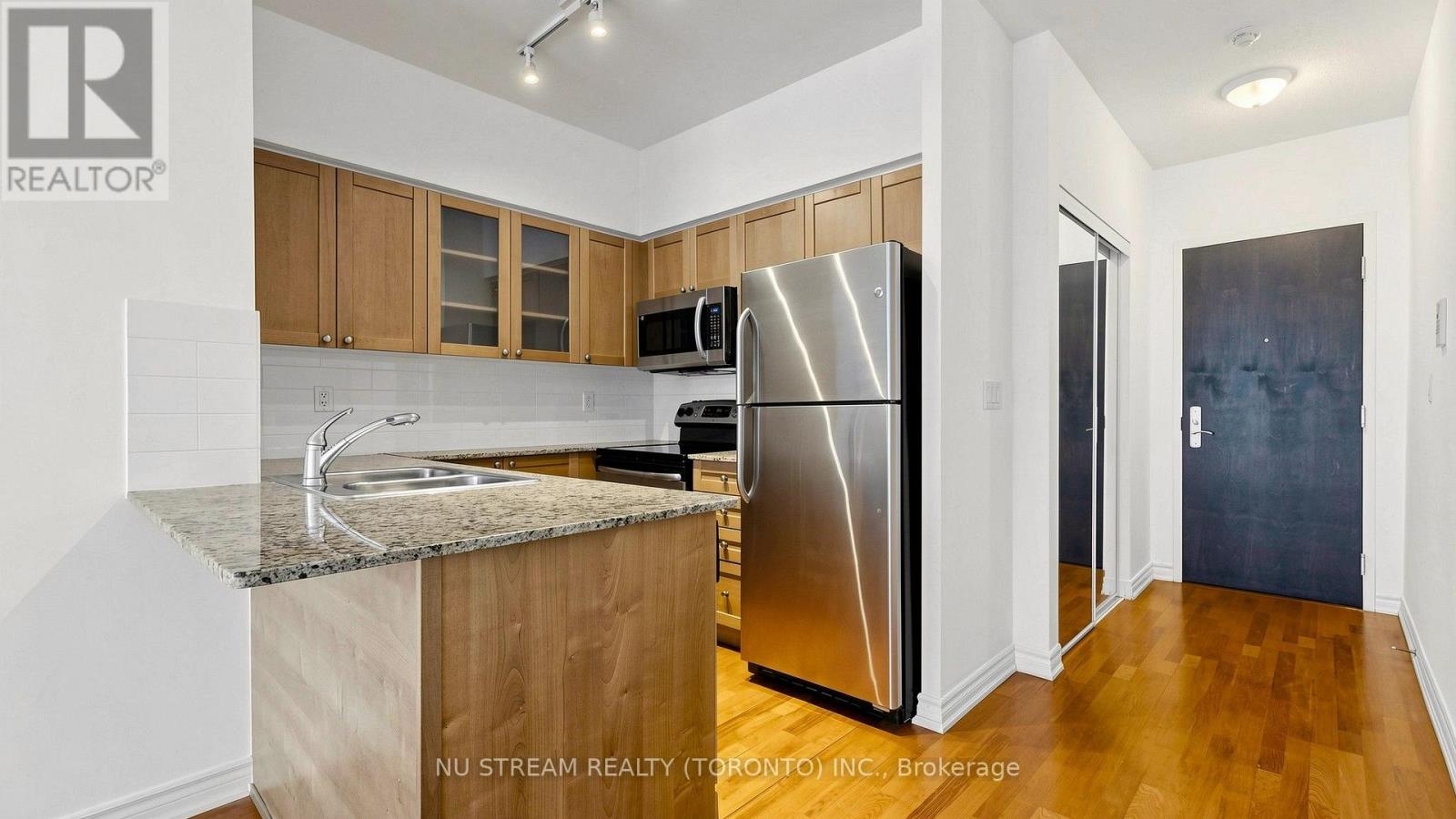 #3101 761 BAY STREET - 10