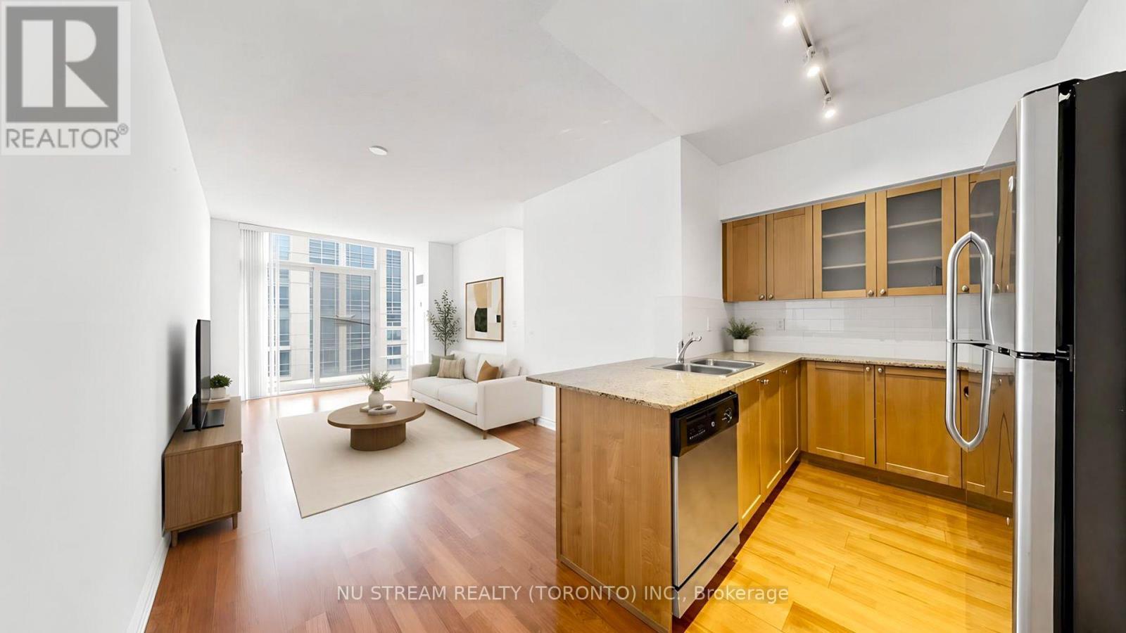 #3101 761 BAY STREET - 11