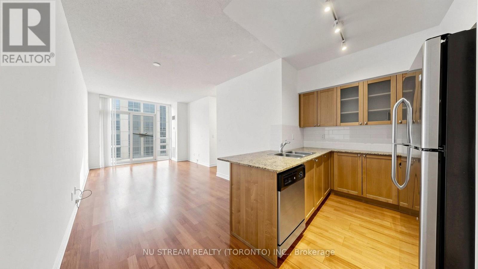 #3101 761 BAY STREET - 12