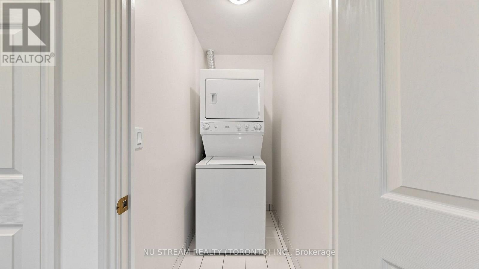 #3101 761 BAY STREET - 19