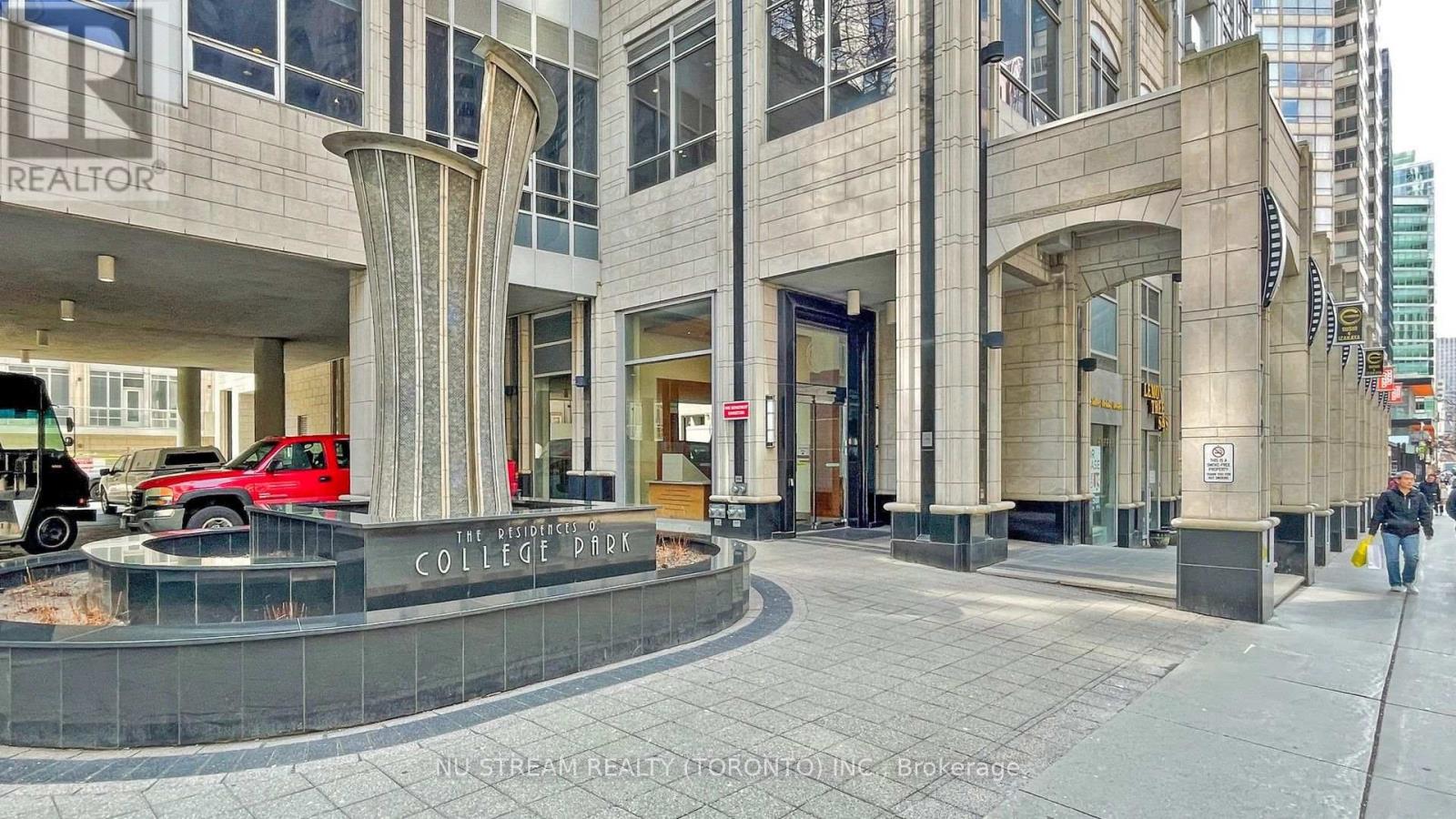 #3101 761 BAY STREET - 3
