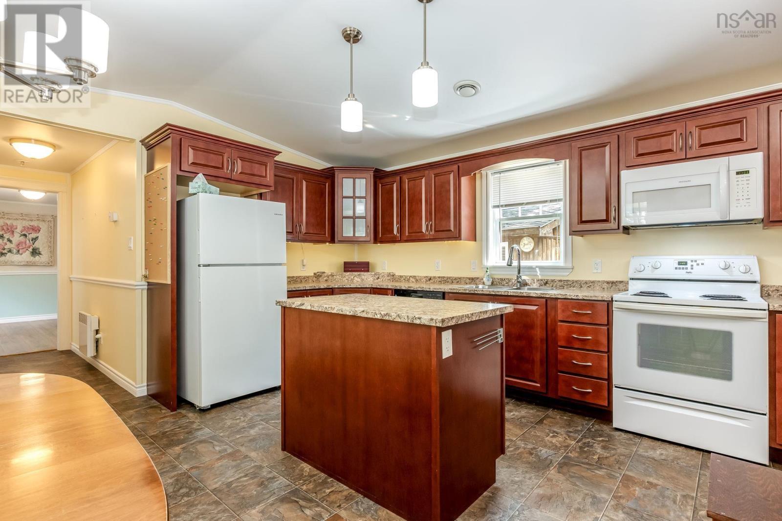 633 ADAMS Road - 4