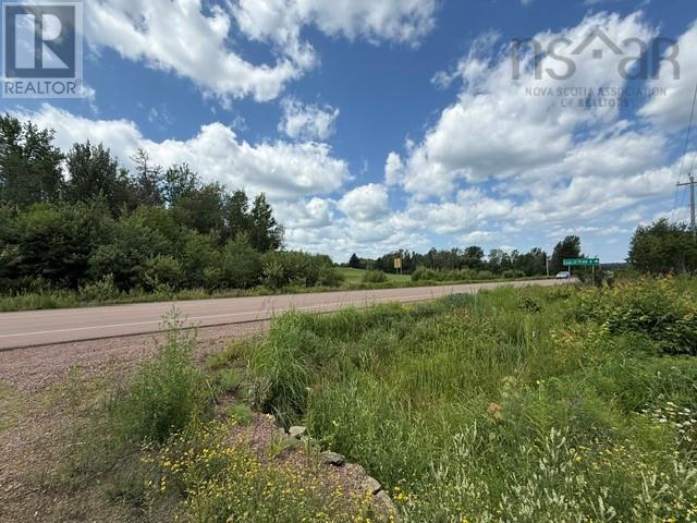 Property 11 of 11 of Highway 6