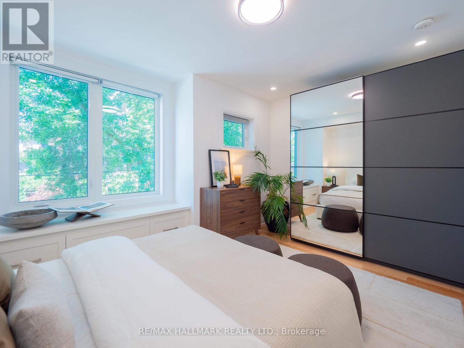 65 HAMPTON AVENUE - Image 25