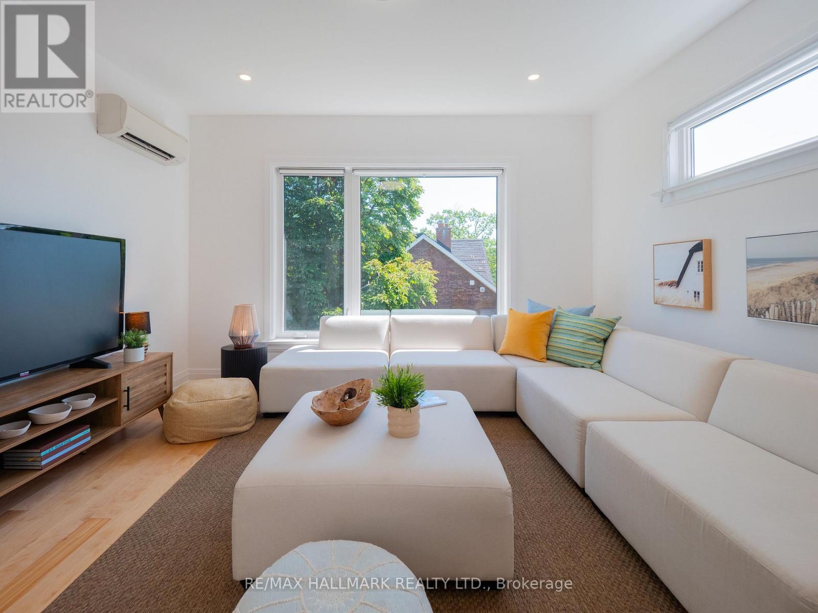 65 HAMPTON AVENUE - Image 32