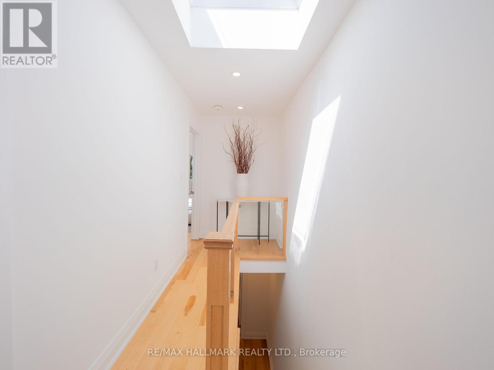 65 HAMPTON AVENUE - Image 36