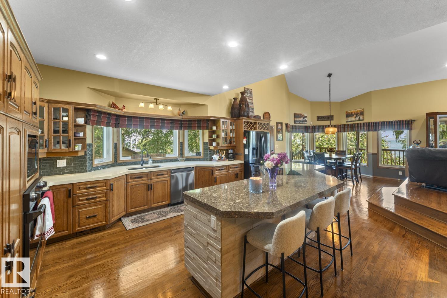 2700 Beach AV - 16