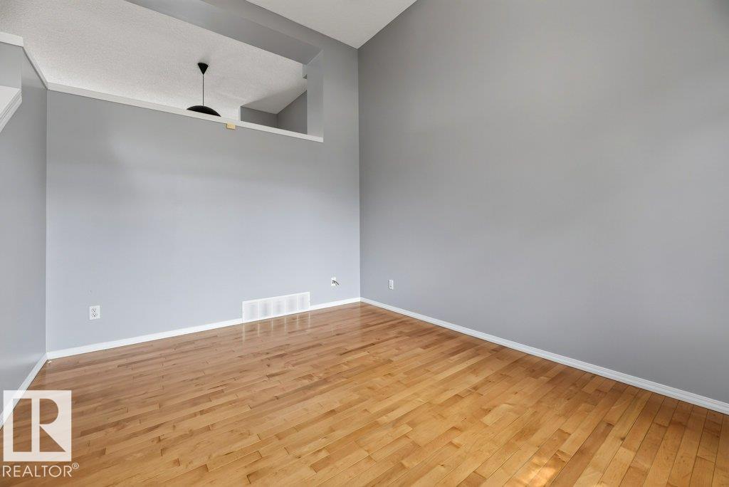 #7 8304 11 AV SW - Image 9
