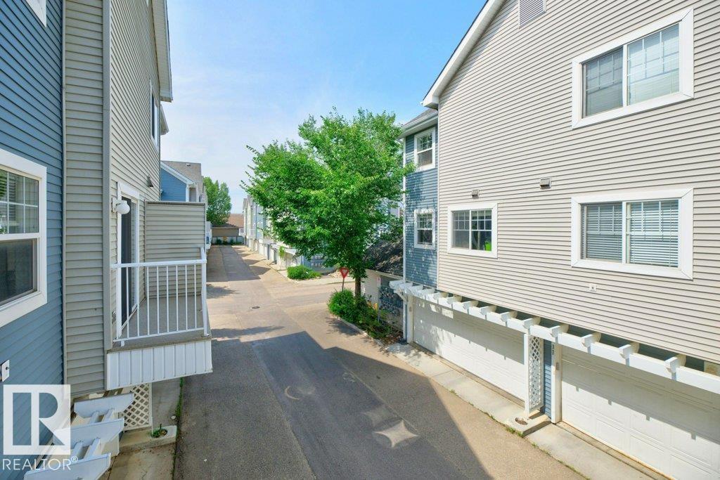 #7 8304 11 AV SW - Image 38