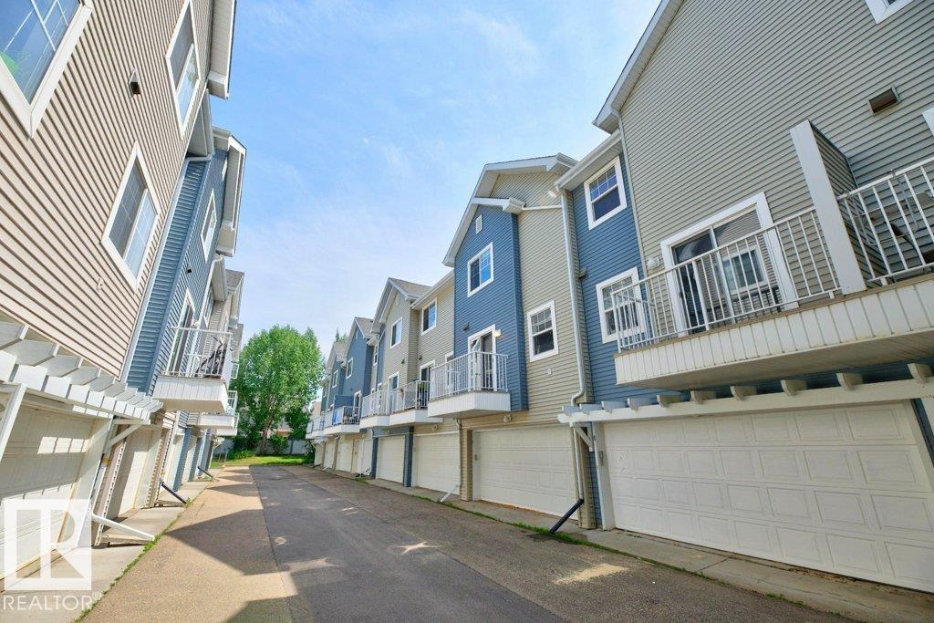#7 8304 11 AV SW - Image 45