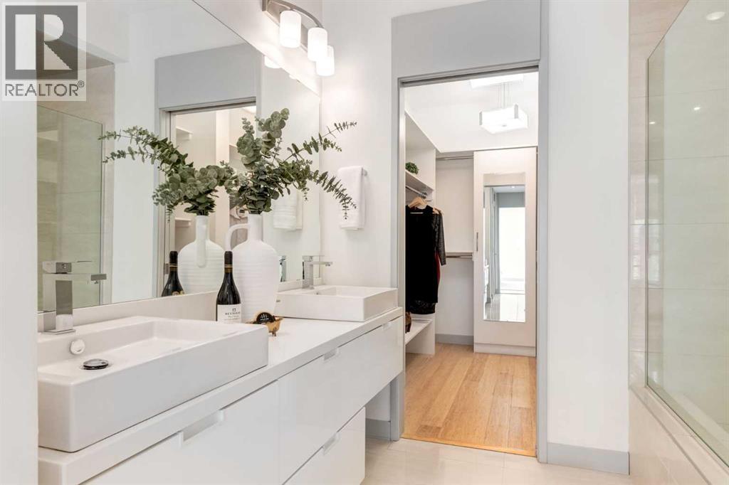 #403 2905 16 Street SW - 16