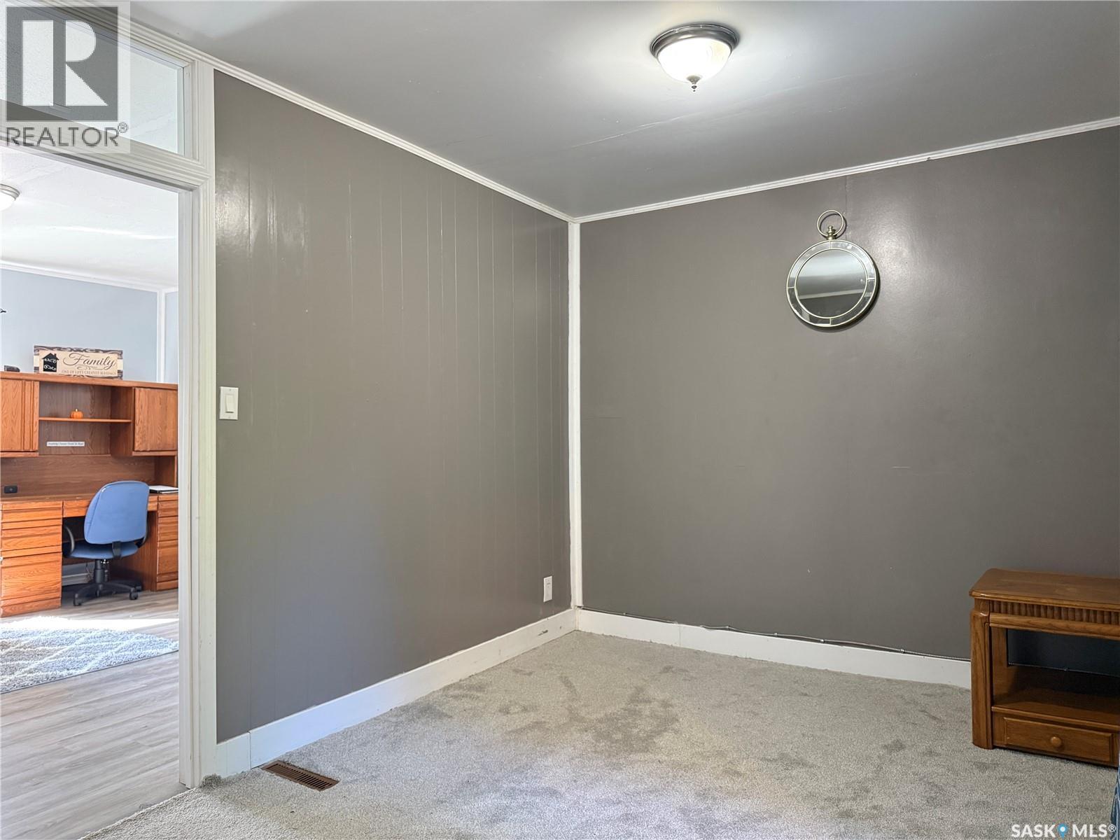 573 4th AVENUE W - Image 11
