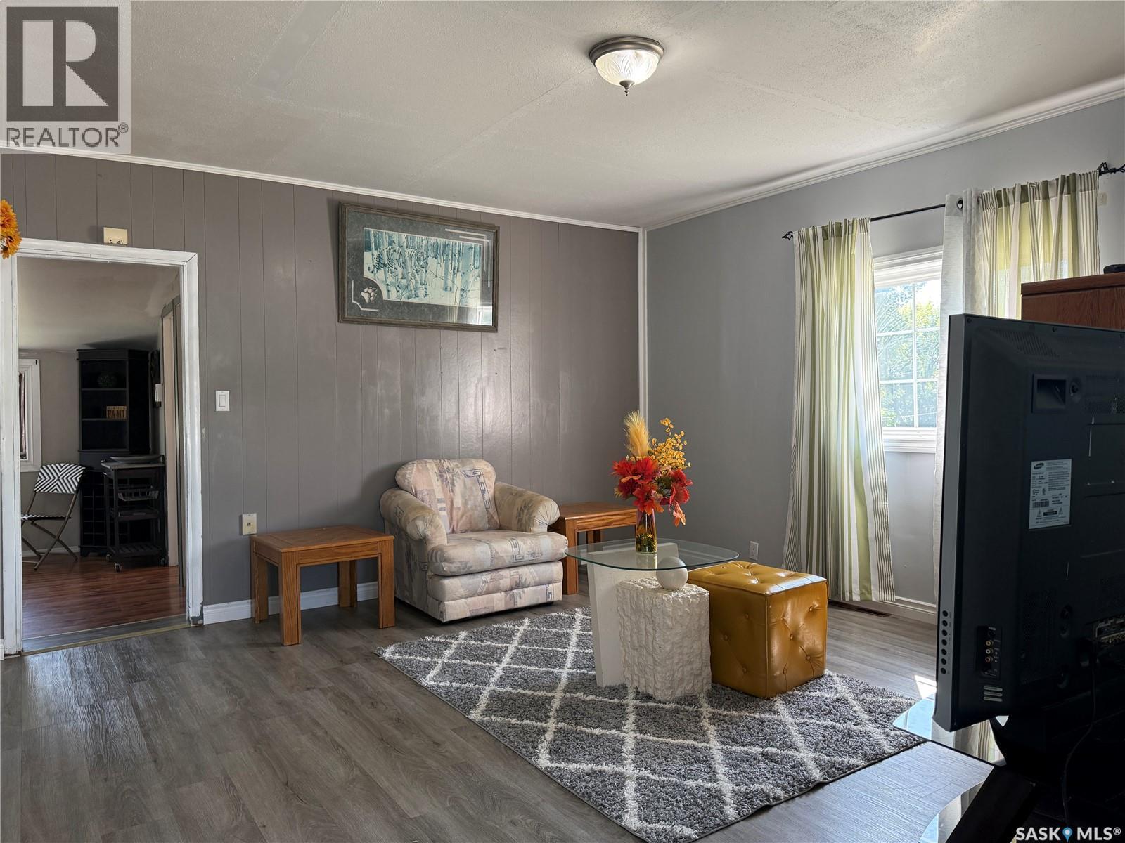 573 4th AVENUE W - Image 3