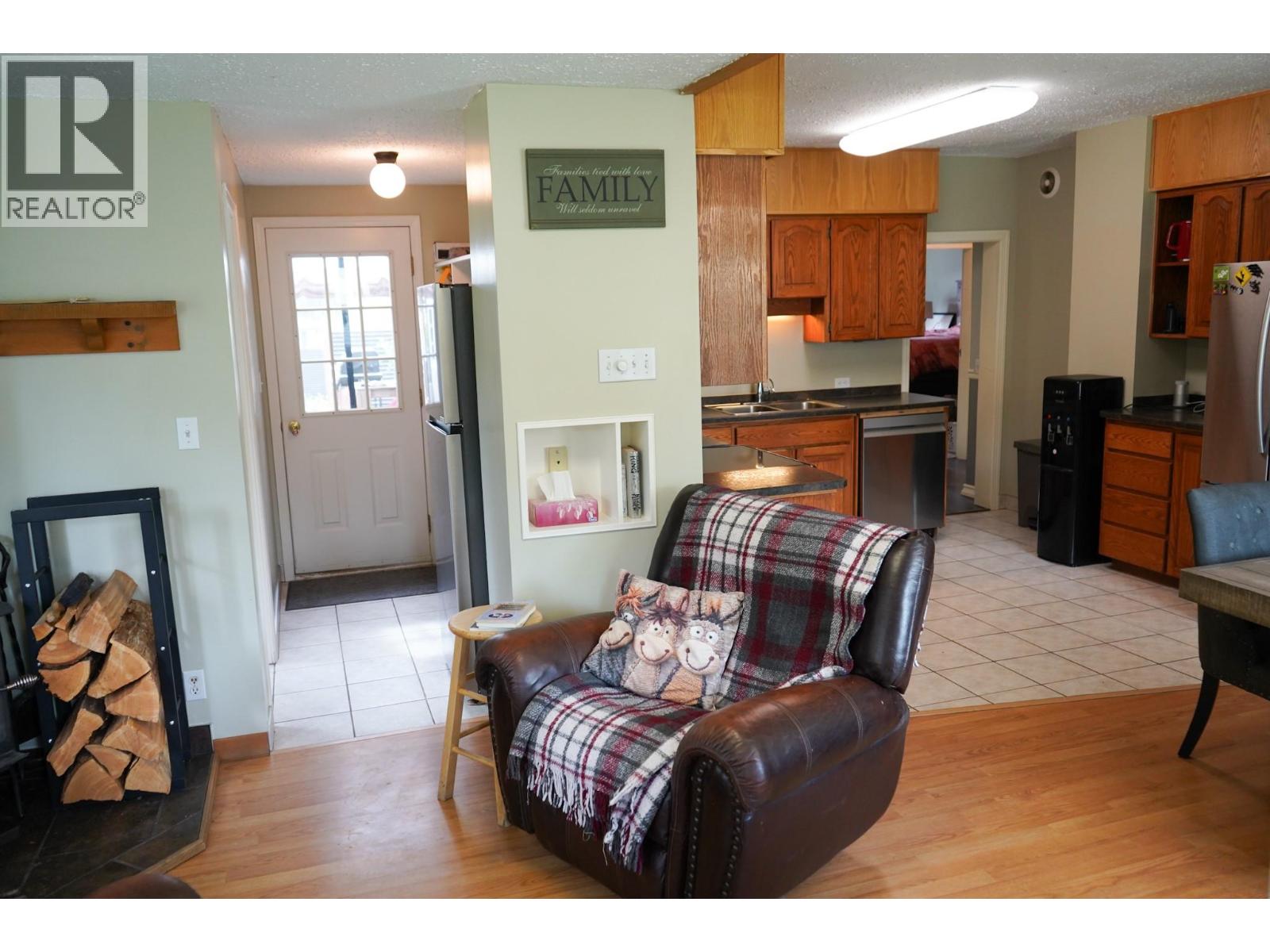 304 MCDONALD Avenue - 7