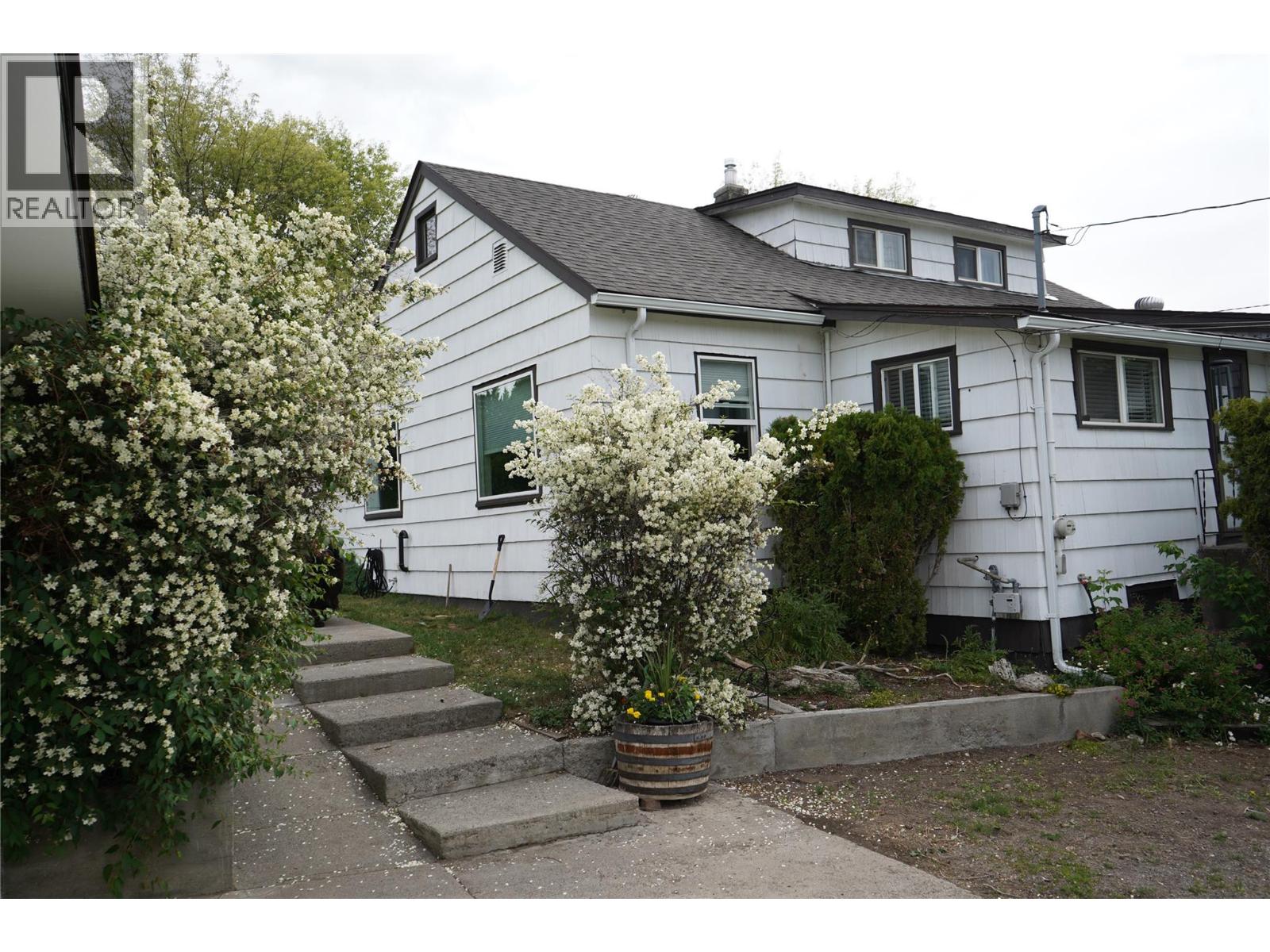 304 MCDONALD Avenue - 4