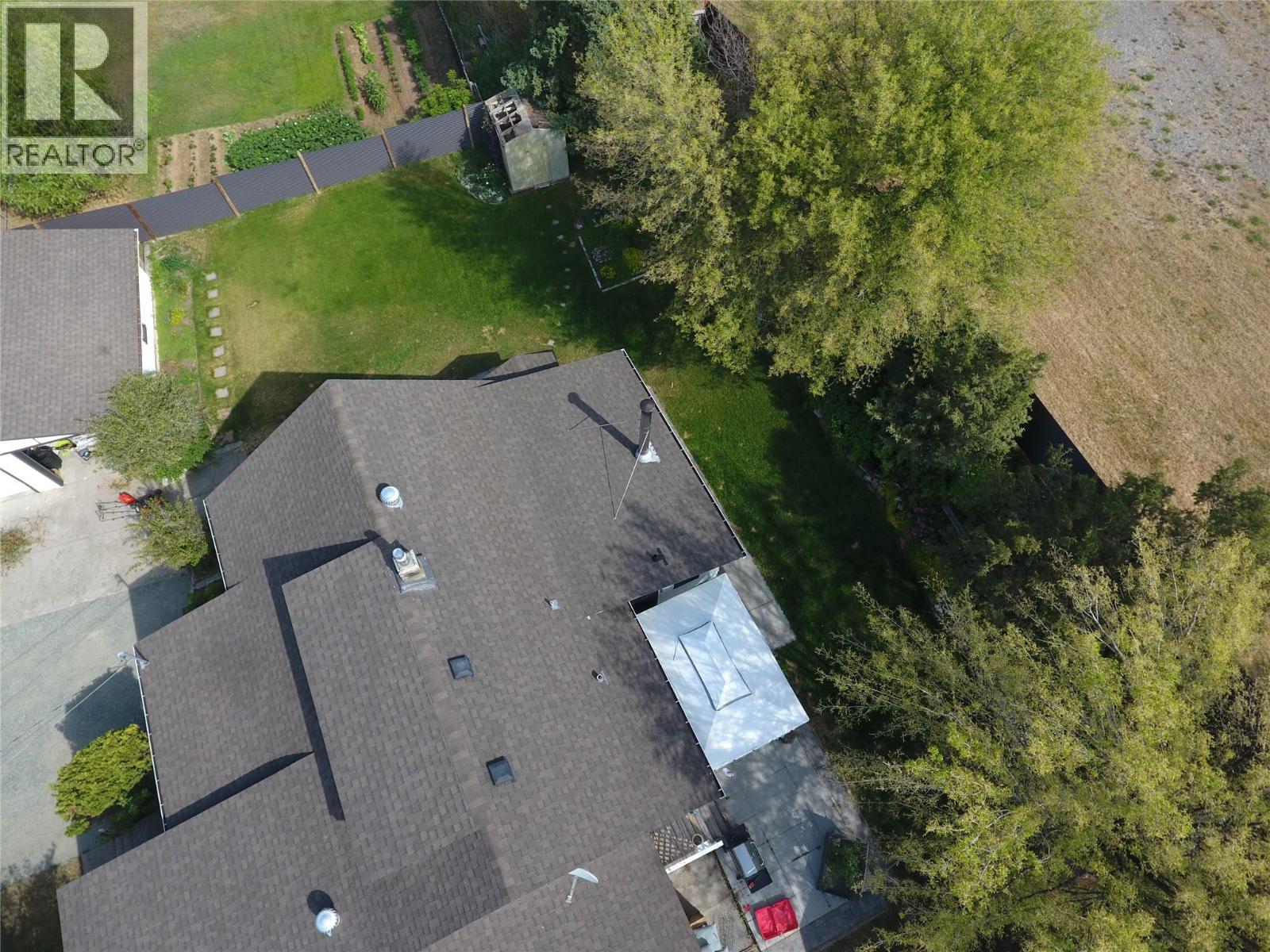 304 MCDONALD Avenue - 47