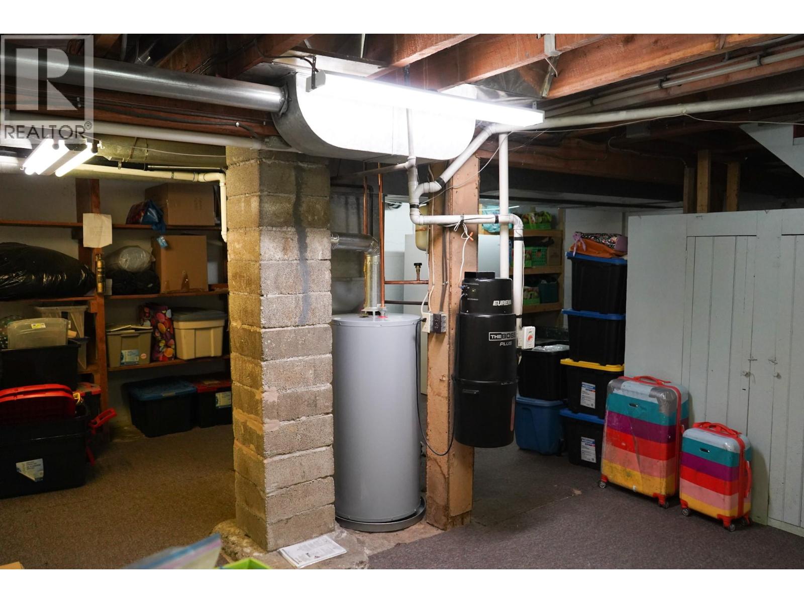 304 MCDONALD Avenue - 34