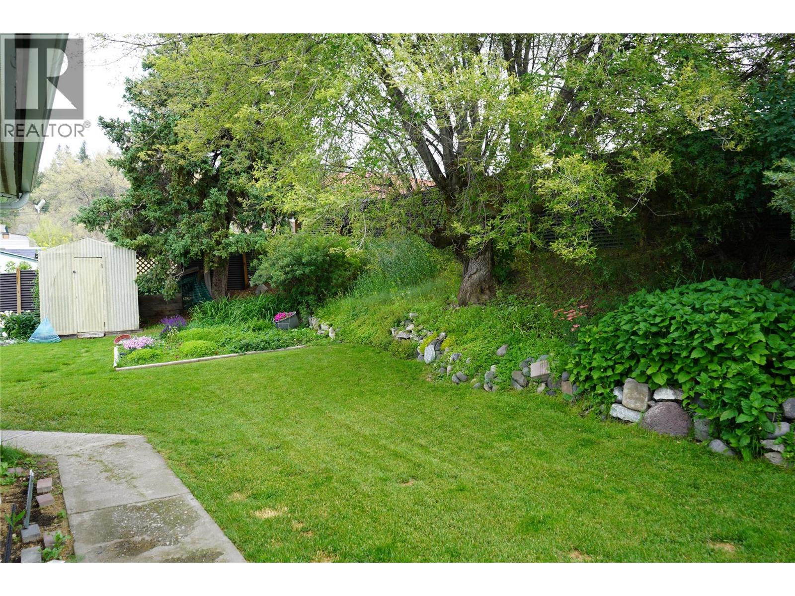 304 MCDONALD Avenue - 39