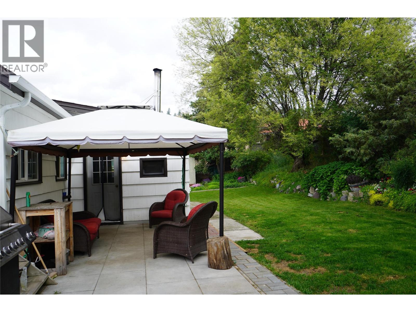 304 MCDONALD Avenue - 35