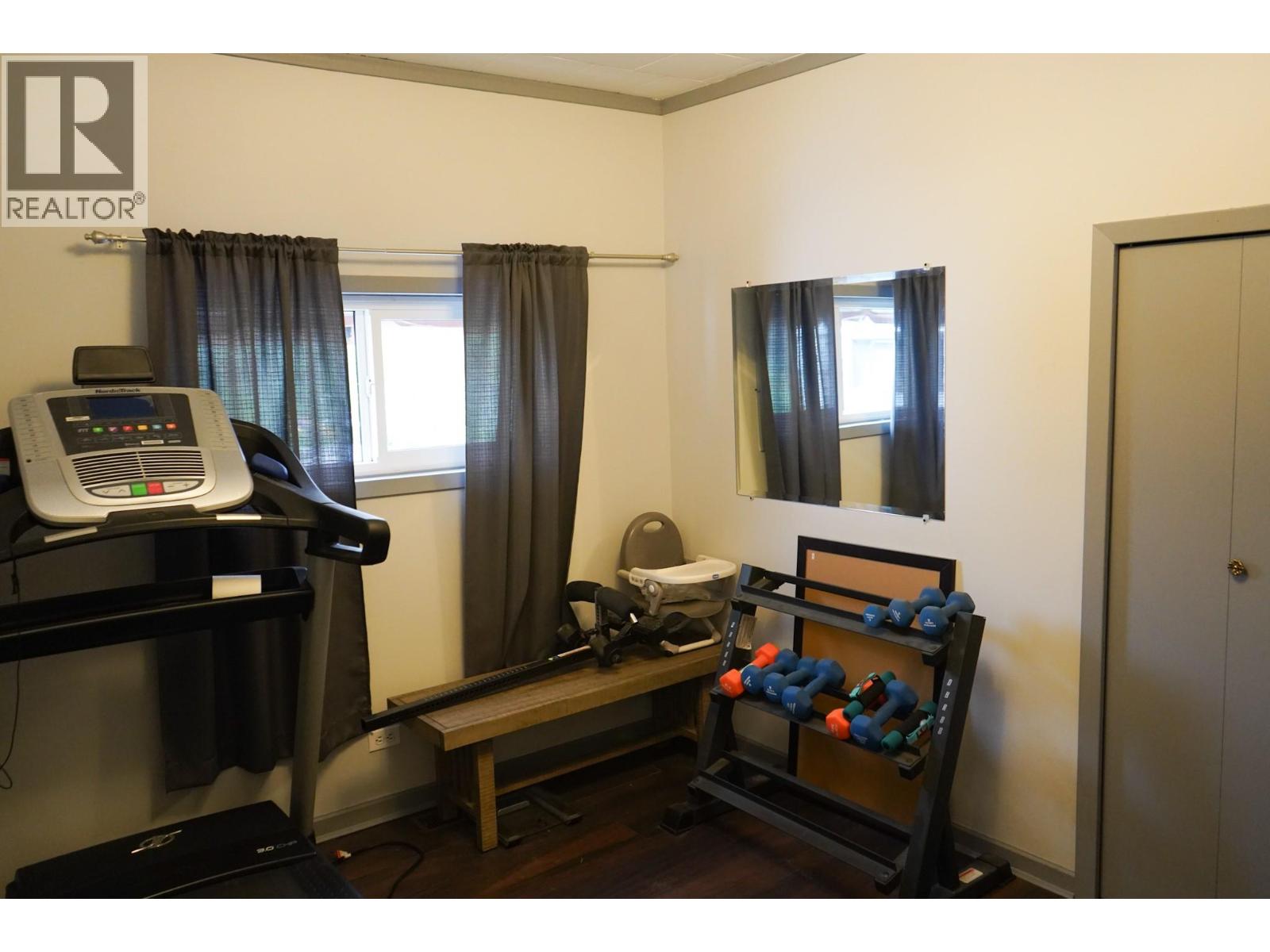 304 MCDONALD Avenue - 27