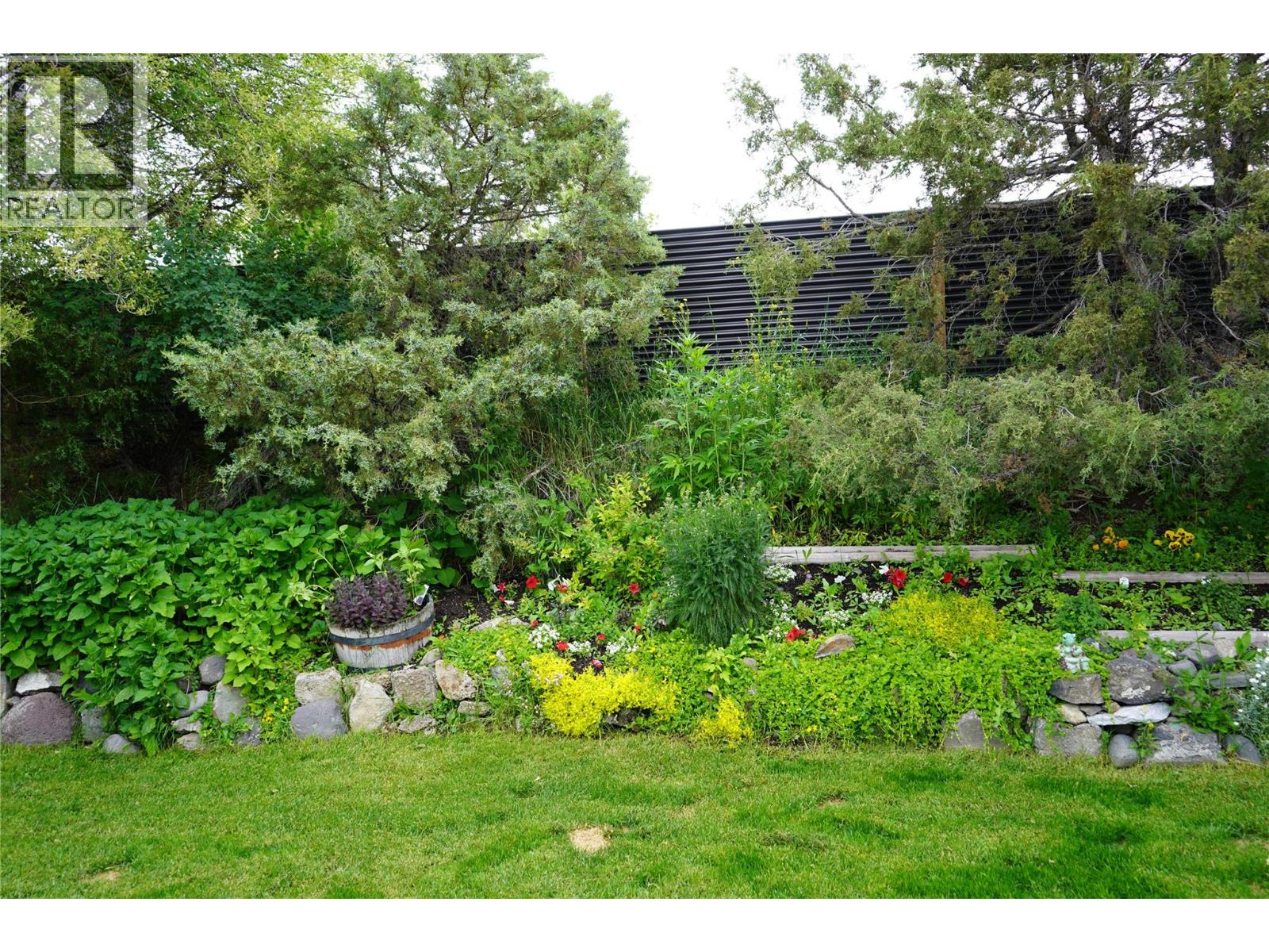 304 MCDONALD Avenue - 37