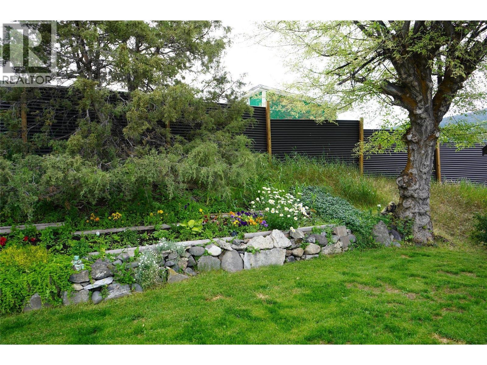 304 MCDONALD Avenue - 38