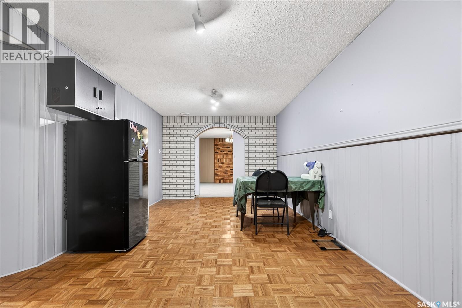 22 Edelweiss CRESCENT - 34