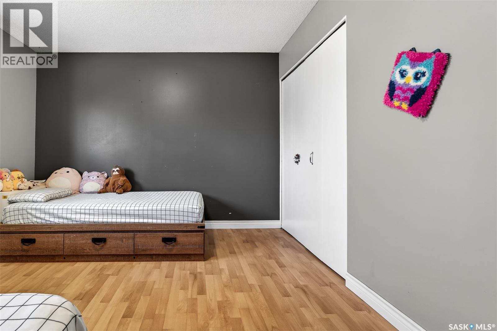 22 Edelweiss CRESCENT - 24