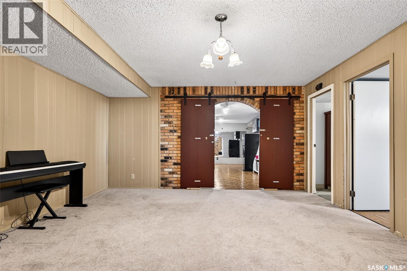 22 Edelweiss CRESCENT - 38