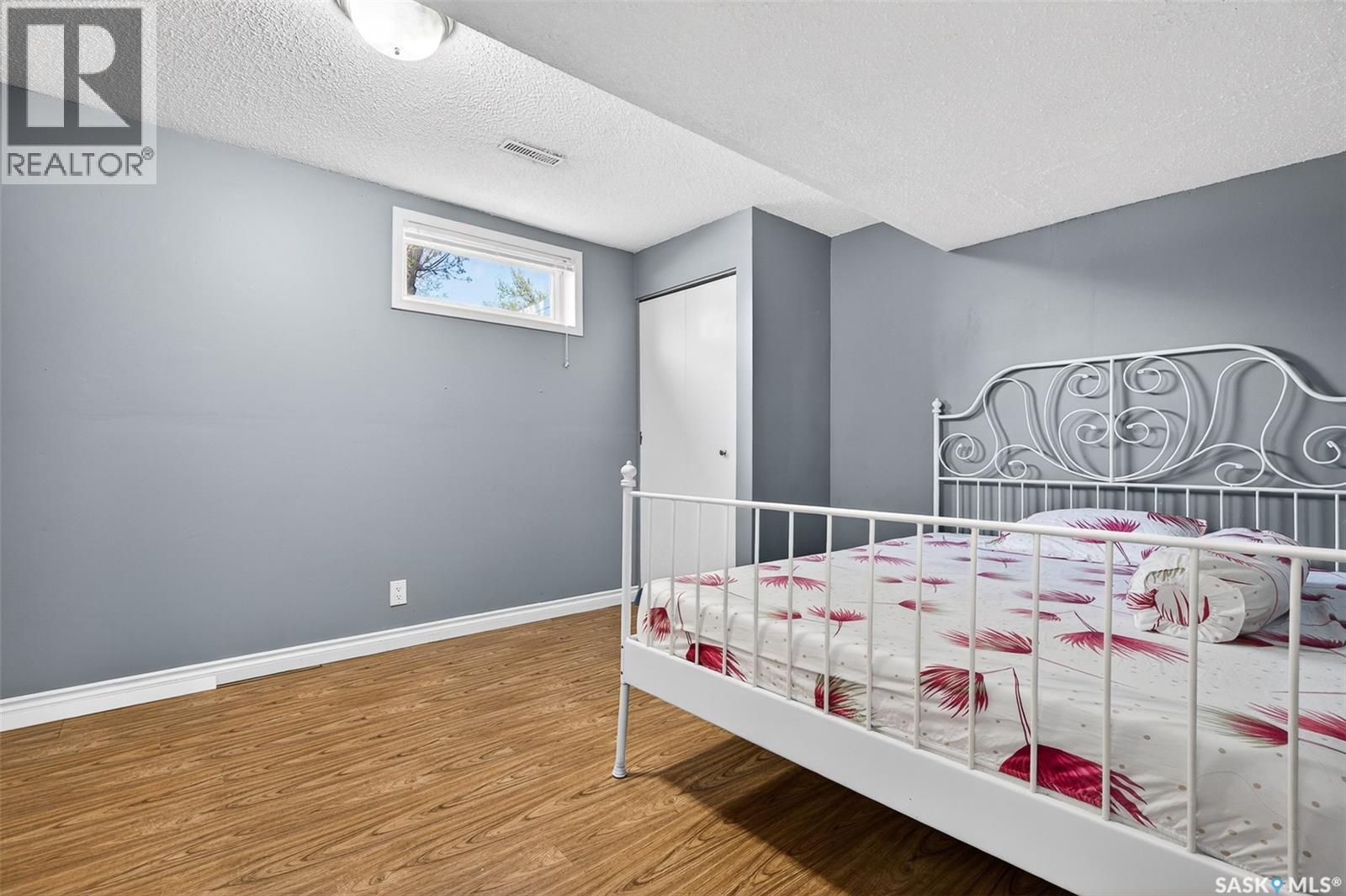 22 Edelweiss CRESCENT - 40