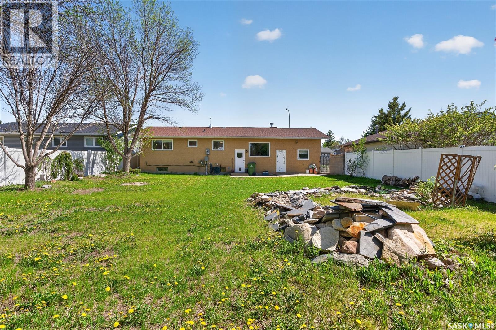22 Edelweiss CRESCENT - 54