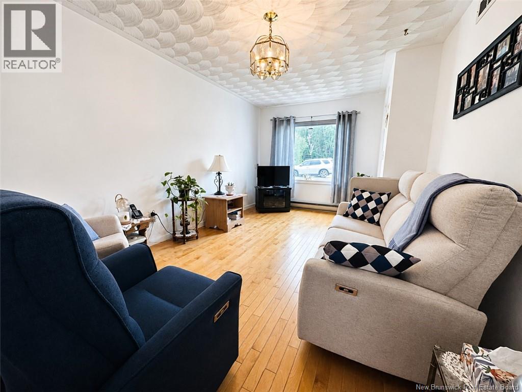 523 Queen Street - 3