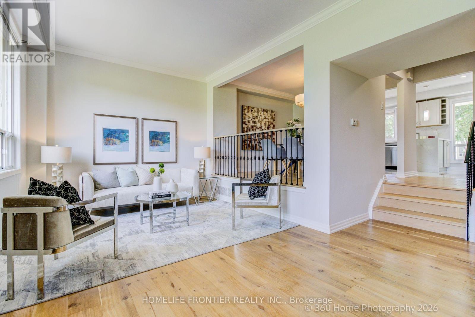 92 POPLAR CRESCENT W - 12