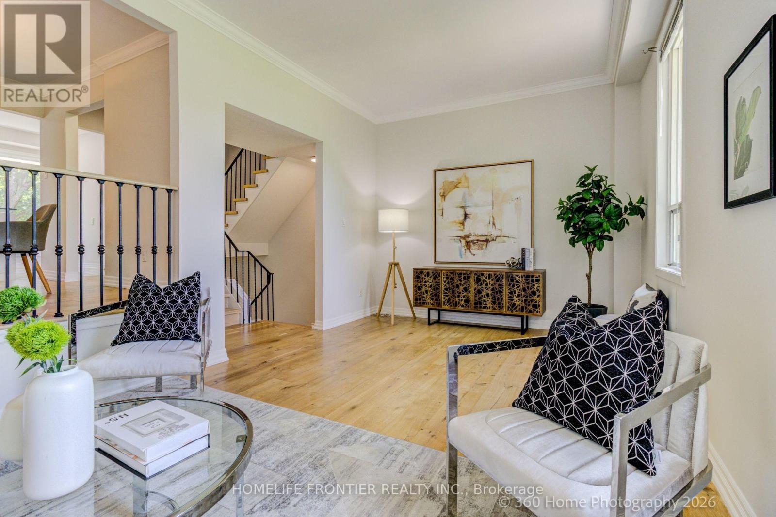 92 POPLAR CRESCENT W - 13