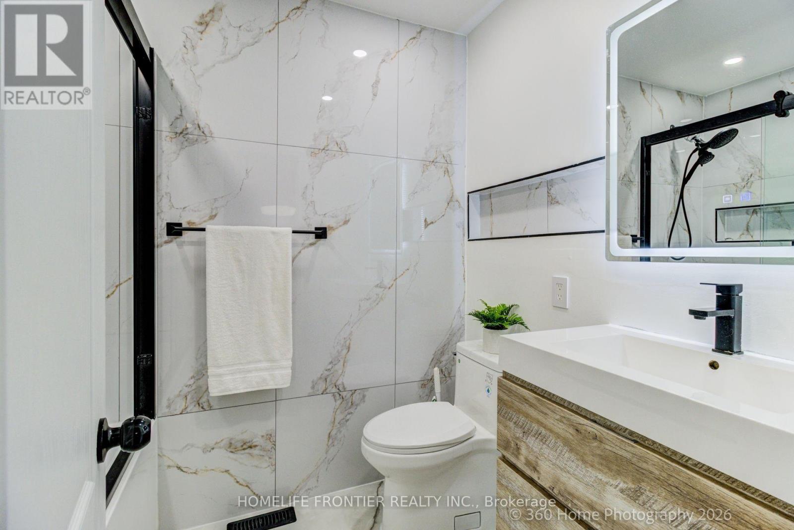 92 POPLAR CRESCENT W - 24
